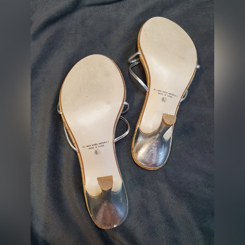 Vanity Heels - Picture 2 of 3